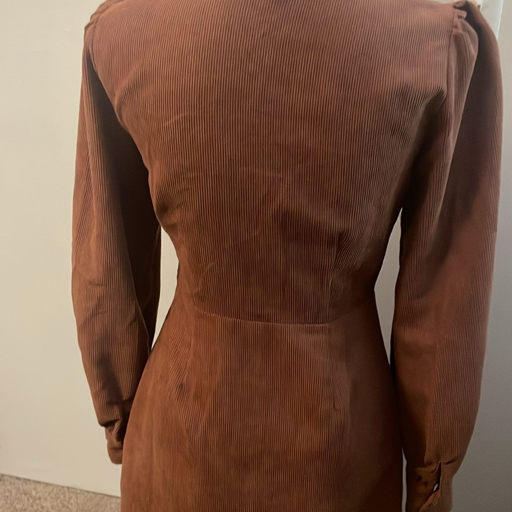 Elegant Brown Button-Down Dress - Picture 3 of 6